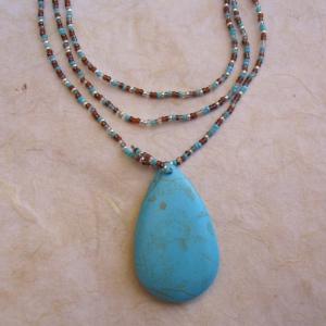 Turquoise Teardrop Pendant Beaded Necklace